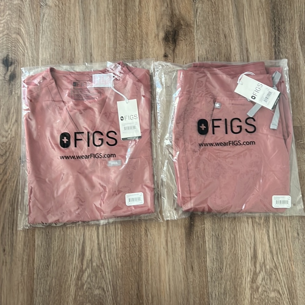 New Figs women scrub set Top and Jogger - Picture 6 of 8